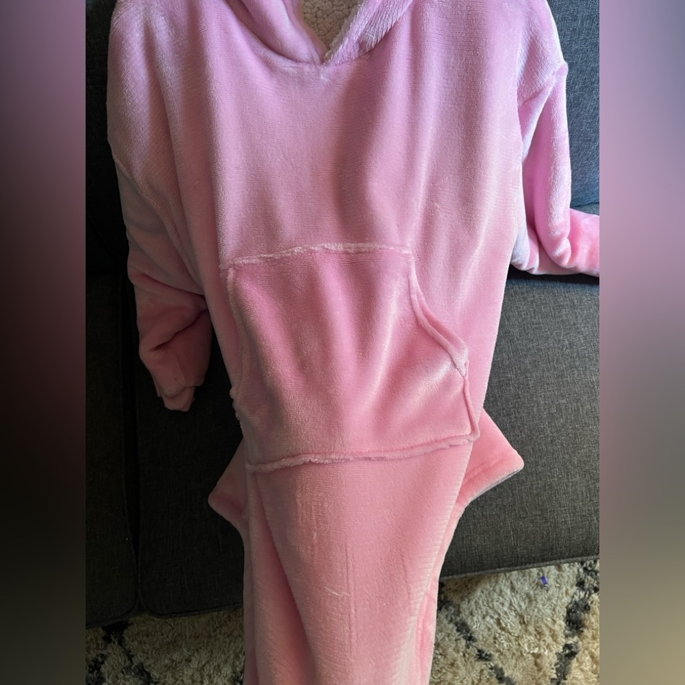 Girls Pullover Robe - Picture 3 of 4